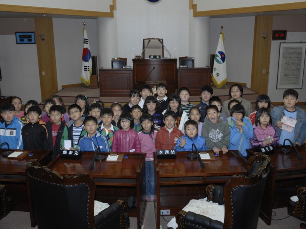 수봉초등학교 3학년 음성군의회 견학