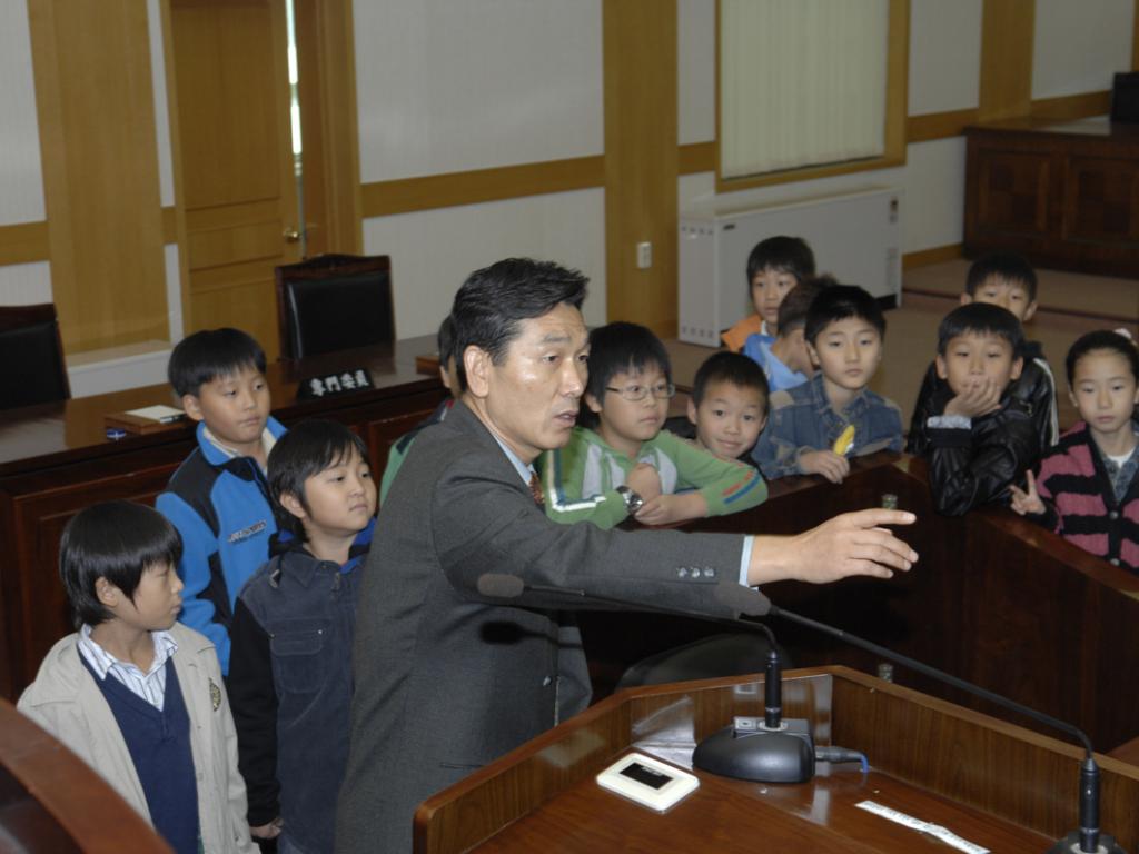 수봉초등학교 3학년 음성군의회 견학