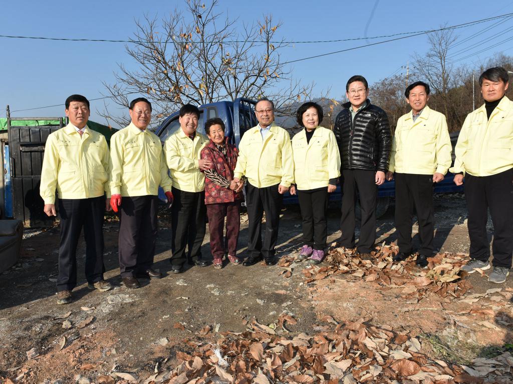 연탄나르기 봉사 실시