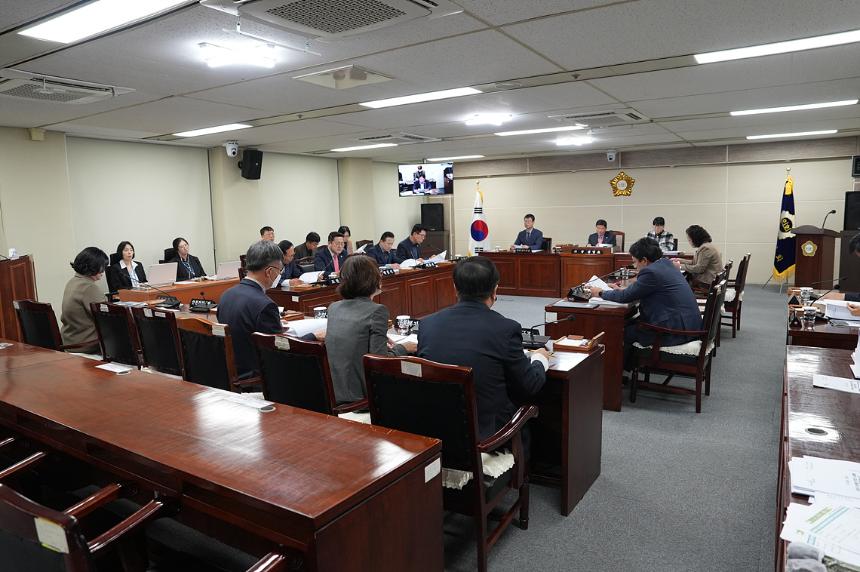 11월 제1차 정례의원간담회